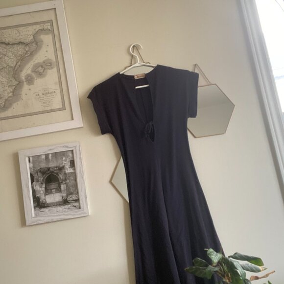 Cute blue marine dress with a nice A-line waste and quality thick material - Picture 6 of 6